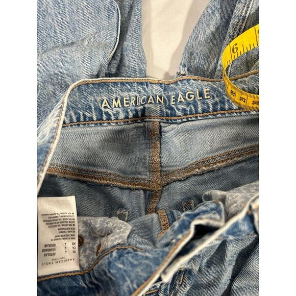 American Eagle Jeans Womens Blue Mom Jeans Distressed Straight Leg Size 4 - Picture 8 of 9
